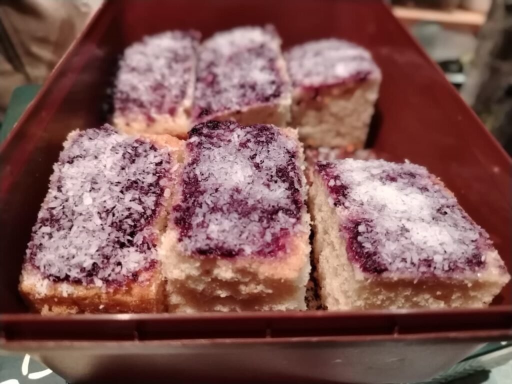 Blueberry lamingtons