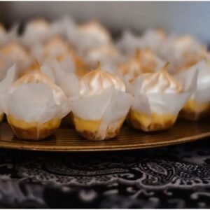 Individual lemon meringues