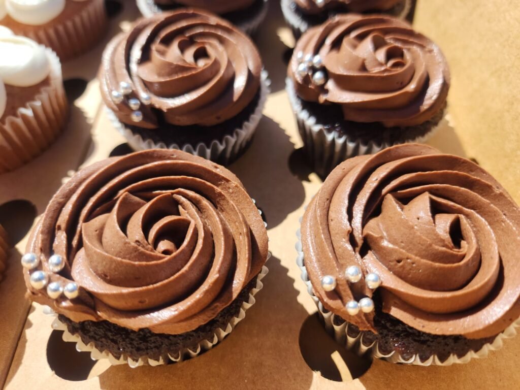 6 Chocolate Cupcakes