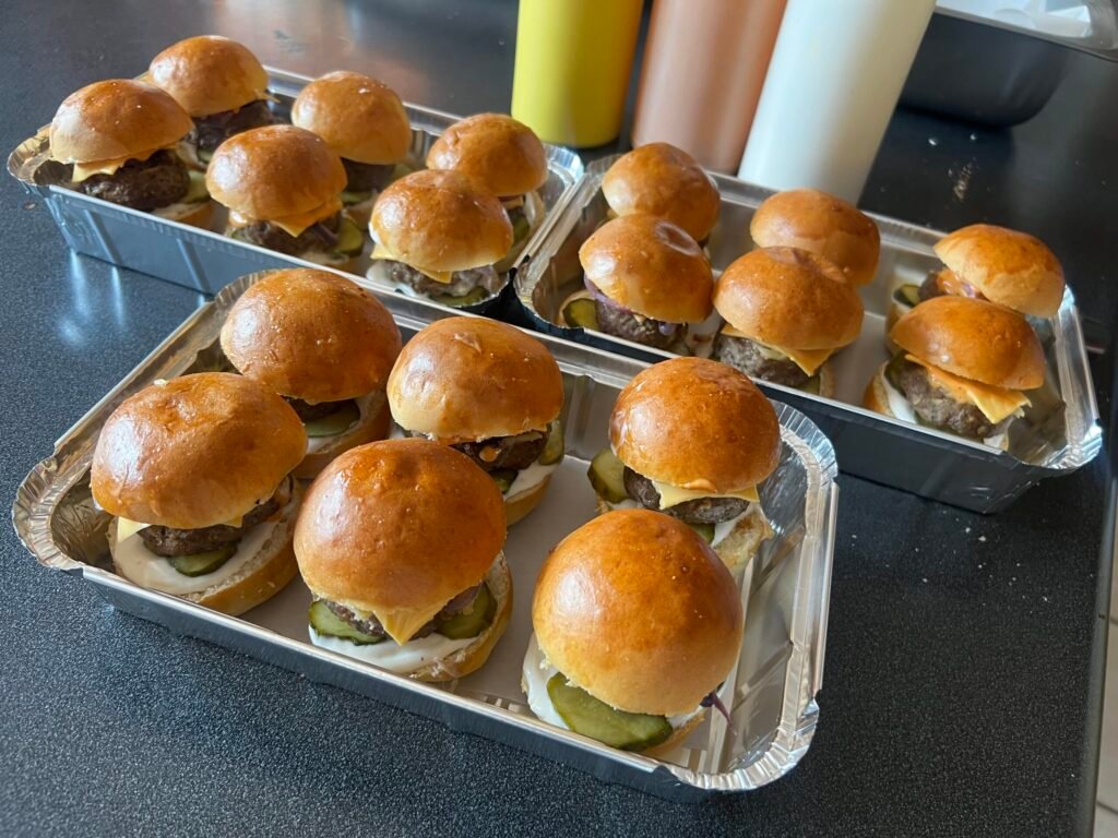 THE PRIVATE SLIDERS 6'S